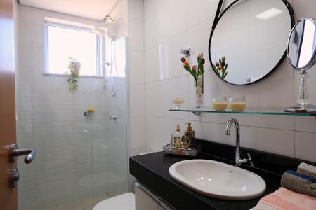 Apartamento à venda com 58m², 2 quartos e 2 vagas Apartamento à venda com 58m², 2 quartos e 2 vagasBanheiro