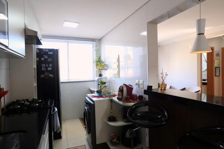Apartamento à venda com 58m², 2 quartos e 2 vagas Apartamento à venda com 58m², 2 quartos e 2 vagasCozinha e Área de Serviço