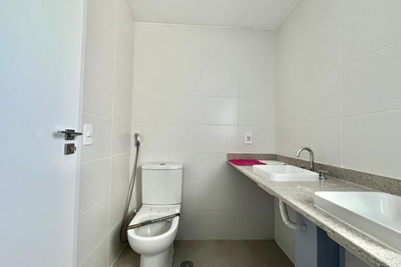 Apartamento à venda com 106m², 3 quartos e 2 vagas Apartamento à venda com 106m², 3 quartos e 2 vagasBanheiro da Suíte 1