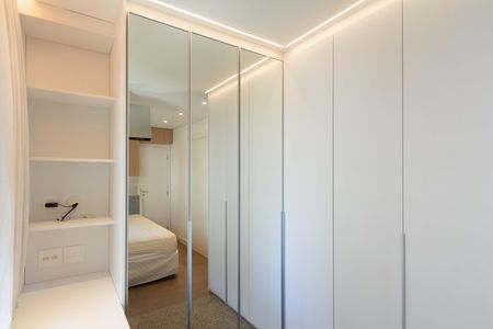 Apartamento à venda com 76m², 2 quartos e 2 vagas Apartamento à venda com 76m², 2 quartos e 2 vagasSuíte