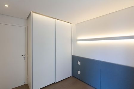 Apartamento à venda com 76m², 2 quartos e 2 vagas Apartamento à venda com 76m², 2 quartos e 2 vagasQuarto