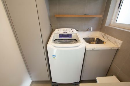 Área de Serviço de apartamento à venda com 2 quartos, 76m² em Itaim Bibi, São Paulo