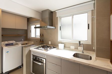 Cozinha de apartamento à venda com 2 quartos, 76m² em Itaim Bibi, São Paulo