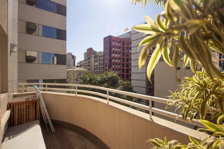Varanda de apartamento à venda com 2 quartos, 76m² em Itaim Bibi, São Paulo