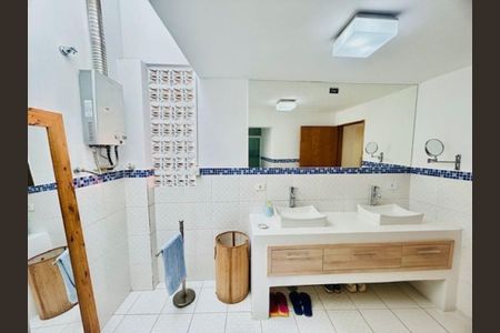 Casa à venda com 3 quartos, 120m² em Vila Madalena, São Paulo