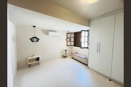 Casa à venda com 3 quartos, 120m² em Vila Madalena, São Paulo