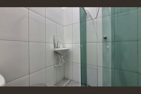 Casa para alugar com 110m², 2 quartos e sem vagaBanheiro da suíte 