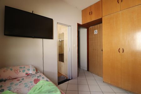 Quarto Suíte de kitnet/studio para alugar com 1 quarto, 25m² em Santa Mônica, Uberlândia
