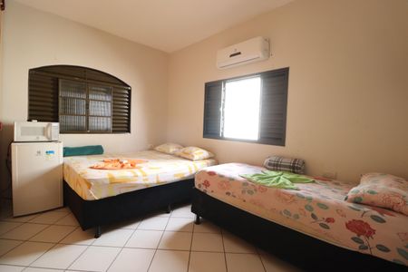 Quarto Suíte de kitnet/studio para alugar com 1 quarto, 25m² em Santa Mônica, Uberlândia