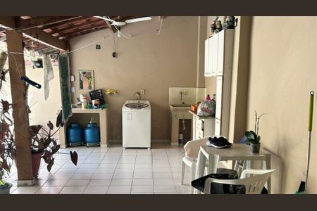 Casa à venda com 300m², 3 quartos e 1 vaga