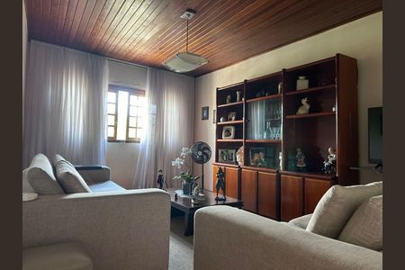 Casa à venda com 300m², 3 quartos e 1 vaga