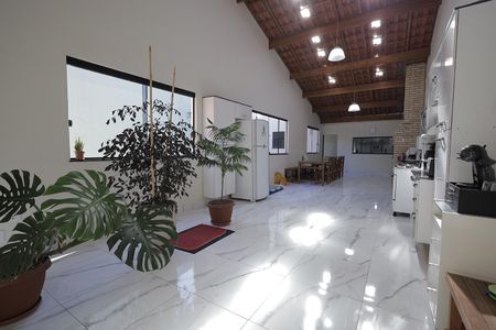 Casa à venda com 354m², 3 quartos e 2 vagas Casa à venda com 354m², 3 quartos e 2 vagasCobertura Churrasqueira