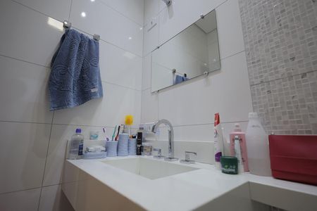 Casa à venda com 354m², 3 quartos e 2 vagas Casa à venda com 354m², 3 quartos e 2 vagasBanheiro Suíte 2