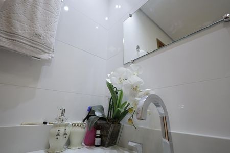 Casa à venda com 354m², 3 quartos e 2 vagas Casa à venda com 354m², 3 quartos e 2 vagasBanheiro Quarto Suíte 1