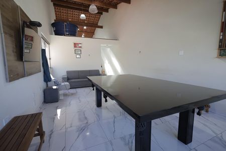Casa à venda com 354m², 3 quartos e 2 vagas Casa à venda com 354m², 3 quartos e 2 vagasCobertura