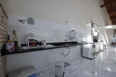 Casa à venda com 354m², 3 quartos e 2 vagas Casa à venda com 354m², 3 quartos e 2 vagasCobertura Churrasqueira