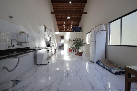 Casa à venda com 354m², 3 quartos e 2 vagas Casa à venda com 354m², 3 quartos e 2 vagasCobertura Churrasqueira