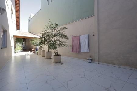 Casa à venda com 354m², 3 quartos e 2 vagas Casa à venda com 354m², 3 quartos e 2 vagasQuintal