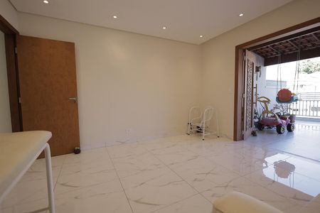 Sala de casa à venda com 3 quartos, 354m² em Vila Curuçá, Santo André