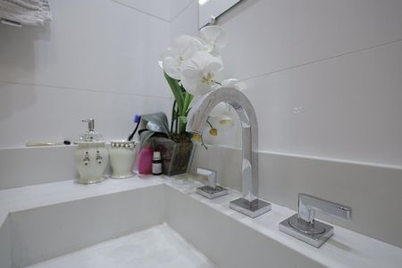 Casa à venda com 354m², 3 quartos e 2 vagas Casa à venda com 354m², 3 quartos e 2 vagasBanheiro Quarto Suíte 1