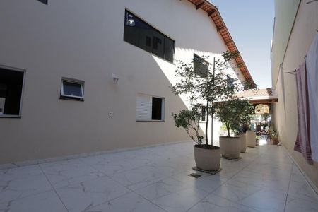 Quintal de casa à venda com 3 quartos, 354m² em Vila Curuçá, Santo André