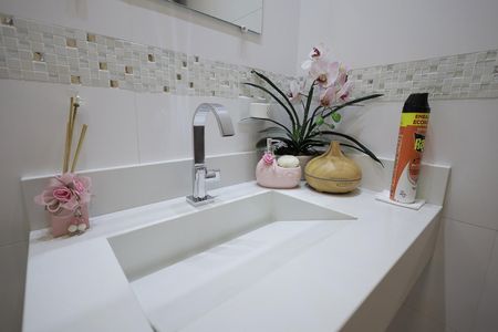 Casa à venda com 354m², 3 quartos e 2 vagas Casa à venda com 354m², 3 quartos e 2 vagasBanheiro