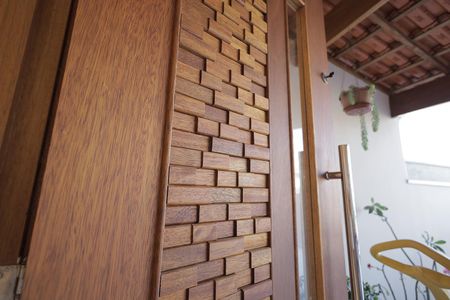 Casa à venda com 354m², 3 quartos e 2 vagas Casa à venda com 354m², 3 quartos e 2 vagasSala