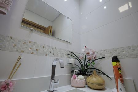 Casa à venda com 354m², 3 quartos e 2 vagas Casa à venda com 354m², 3 quartos e 2 vagasBanheiro