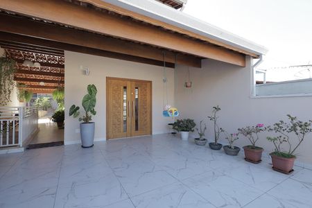 Casa à venda com 354m², 3 quartos e 2 vagas Casa à venda com 354m², 3 quartos e 2 vagasSacada