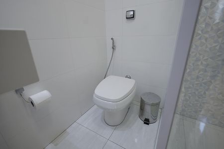 Casa à venda com 354m², 3 quartos e 2 vagas Casa à venda com 354m², 3 quartos e 2 vagasBanheiro Quarto Suíte 1