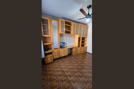 Casa à venda com 4 quartos, 300m² em Vila Lucia, São Paulo