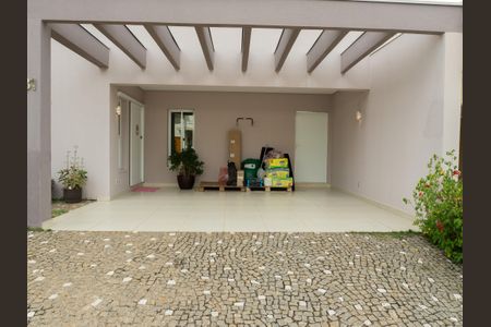 Casa de condomínio para alugar com 252m², 3 quartos e 4 vagas Casa de condomínio para alugar com 252m², 3 quartos e 4 vagasGaragem