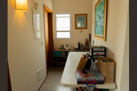 Casa de condomínio para alugar com 252m², 3 quartos e 4 vagas Casa de condomínio para alugar com 252m², 3 quartos e 4 vagasCorredor