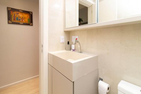 Banheiro de apartamento à venda com 3 quartos, 73m² em Cavalhada, Porto Alegre