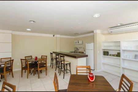 Apartamento à venda com 73m², 3 quartos e 1 vagaÁrea comum - Salão de festas