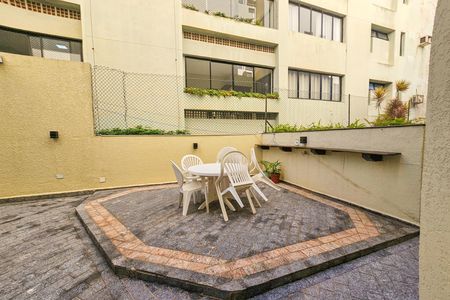 Apartamento para alugar com 65m², 2 quartos e 1 vaga
