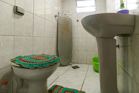 Casa para alugar com 90m², 2 quartos e sem vagaBanheiro da suíte