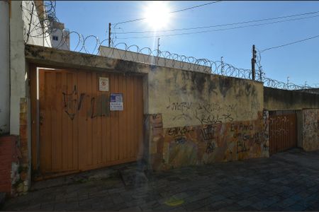Casa à venda com 96m², 2 quartos e 1 vaga Casa à venda com 96m², 2 quartos e 1 vagaFachada