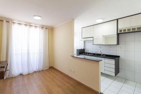 Sala de apartamento para alugar com 2 quartos, 50m² em Vila Merces, Carapicuíba