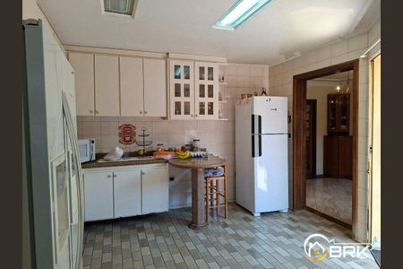 Casa à venda com 120m², 3 quartos e 5 vagas