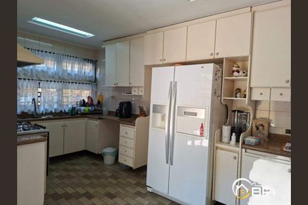 Casa à venda com 120m², 3 quartos e 5 vagas