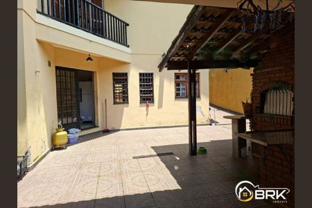Casa à venda com 120m², 3 quartos e 5 vagas