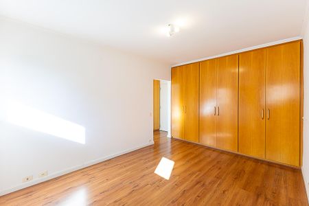 Apartamento para alugar com 145m², 3 quartos e 4 vagas Apartamento para alugar com 145m², 3 quartos e 4 vagasSuíte