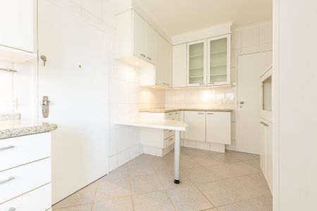 Apartamento para alugar com 145m², 3 quartos e 4 vagas Apartamento para alugar com 145m², 3 quartos e 4 vagasCozinha