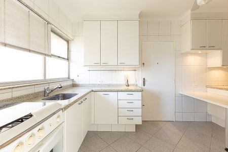 Apartamento para alugar com 145m², 3 quartos e 4 vagas Apartamento para alugar com 145m², 3 quartos e 4 vagasCozinha