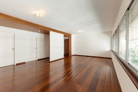 Apartamento para alugar com 145m², 3 quartos e 4 vagas Apartamento para alugar com 145m², 3 quartos e 4 vagasSala