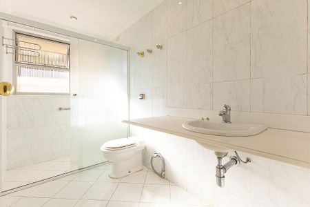 Apartamento para alugar com 145m², 3 quartos e 4 vagas Apartamento para alugar com 145m², 3 quartos e 4 vagasBanheiro da Suíte