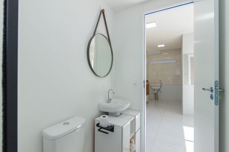 Apartamento para alugar com 33m², 2 quartos e sem vaga Apartamento para alugar com 33m², 2 quartos e sem vagaBanheiro