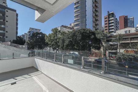 Apartamento à venda com 140m², 3 quartos e 1 vagaVaranda