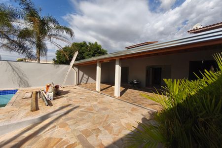 Quintal - Garagem de casa para alugar com 2 quartos, 110m² em Jardim Santa Rosa, Campinas